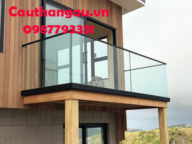 Ban công kính đẹp giá rẻ tại hà nội